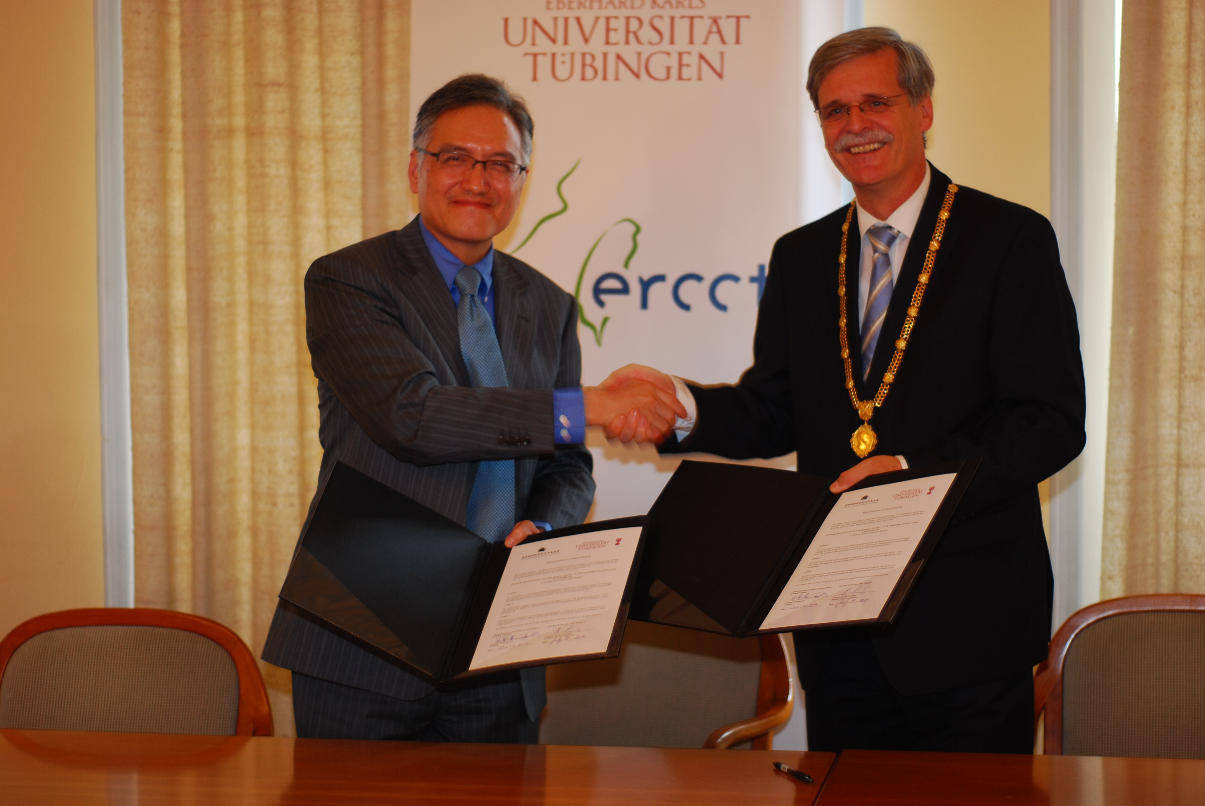CCKF-ERCCT president Prof. Chu Yun-Han and president of Tübingen University Prof. Bernd Engler