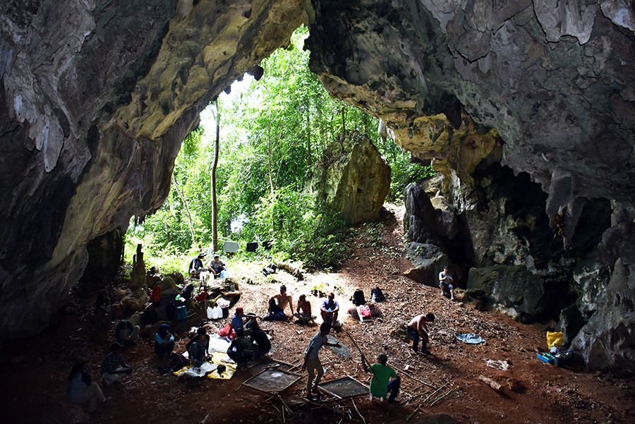 Höhleneingang der Fundstätte Topogaro 2