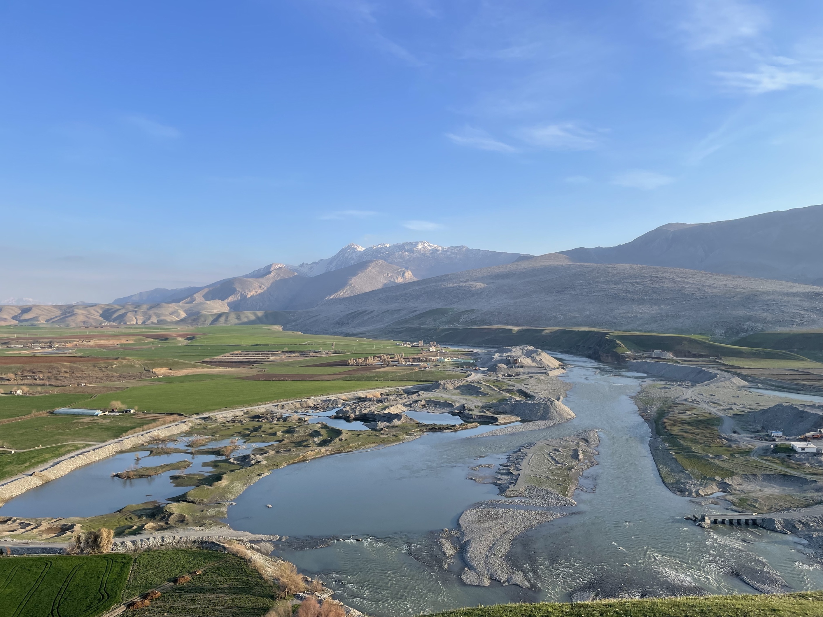 A panoramic view of the Lower Zab from the Upper Town. 