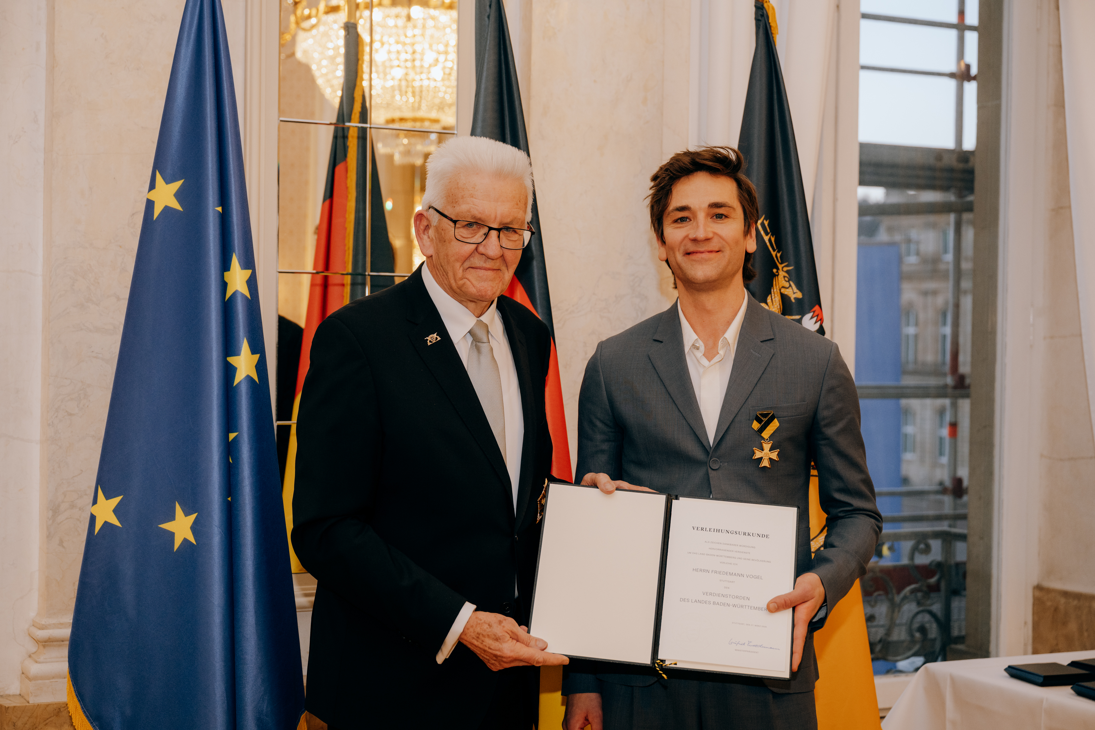 Friedemann Vogel (rechts) mit Ministerpräsident Winfried Kretschmann