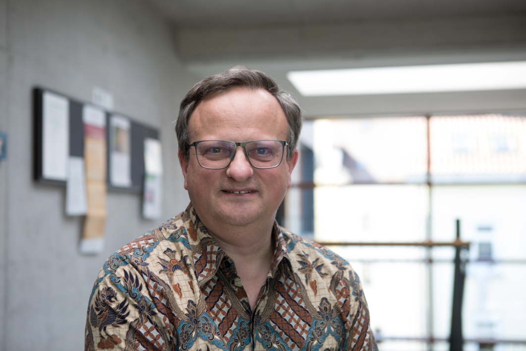 Picture showing award winner Professor Rolf Harald Baayen