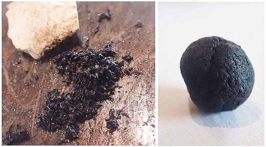 On the left photo you can see the stone tool and the scraped off tar particles, on the right is a lump of tar.