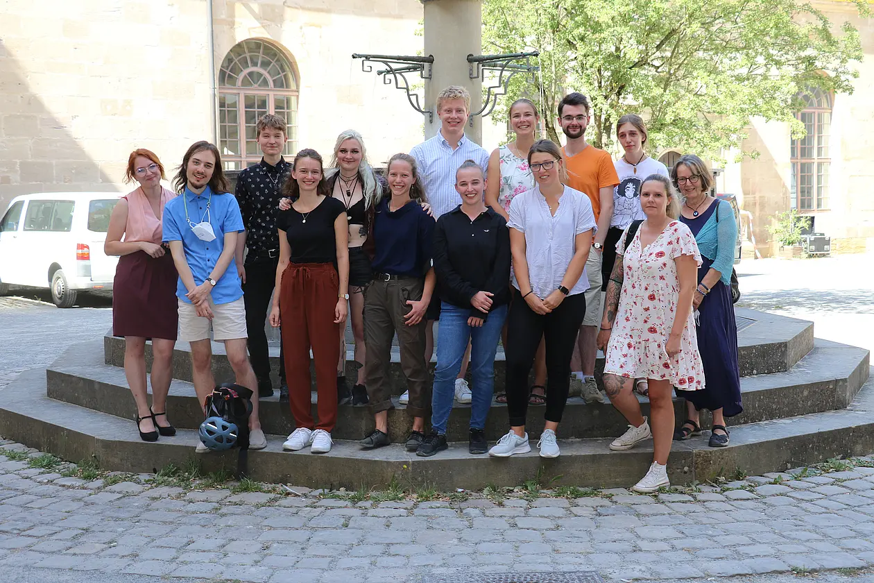 Gruppenfoto der Bachelorabsolventen 2022
