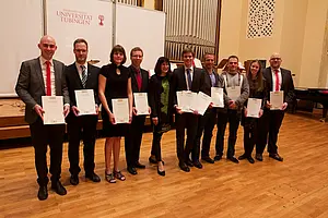 Der Sonderpreis für studentisches Engagement ging in diesem Jahr an die studentische AG Notfallmedizin für die Realisierung des Projektes „SIMON, der professionelle Simulations-Notarztwagen“.