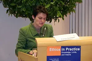 Auch Tanja Gönner, baden-württembergische Ministerin für Umwelt, Naturschutz und Verkehr, nahm an der Konferenz des Internationalen Zentrums für Ethik in den Wissenschaften an der Universität Tübingen teil. Foto: Birgit Leweke