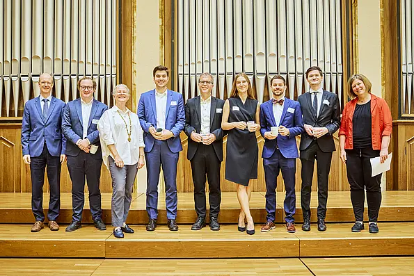 Doctoral graduates and supervisors Faculty of Law 