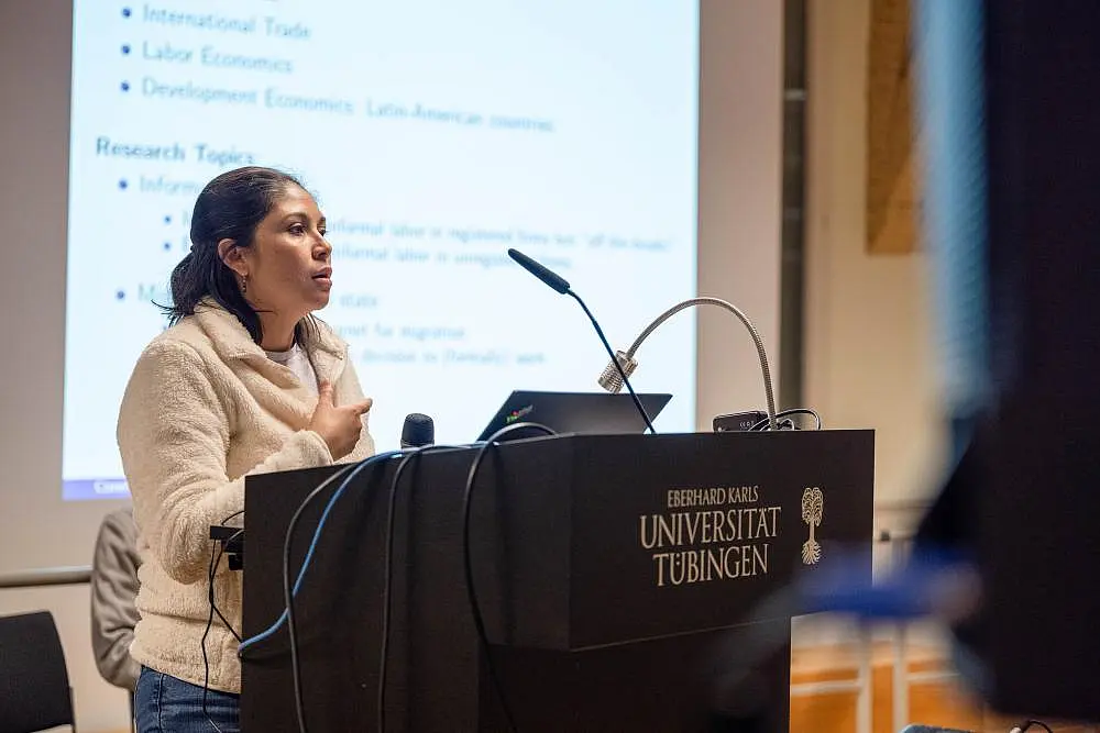 Dr. Camila Cisneros Acevedo 