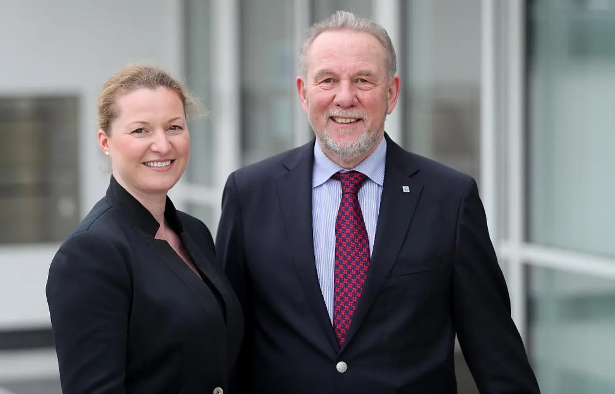 Prof. Dr. Katja Schenke-Layland und Prof. Dr. Hugo Hämmerle. Bild: Naturwissenschaftliches und Medizinisches Institut (NMI)