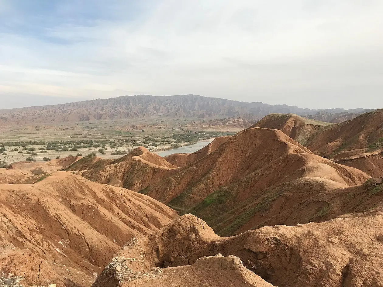Das Vorland des Zagros-Gebirges am Rande Mesopotamiens