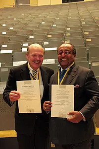 Dr. Asfa-Wossen Asserate und Valdo Lehari jun. (links) nach der Verleihung der Ehrensenatorwürde, Fotos: Friedhelm Albrecht