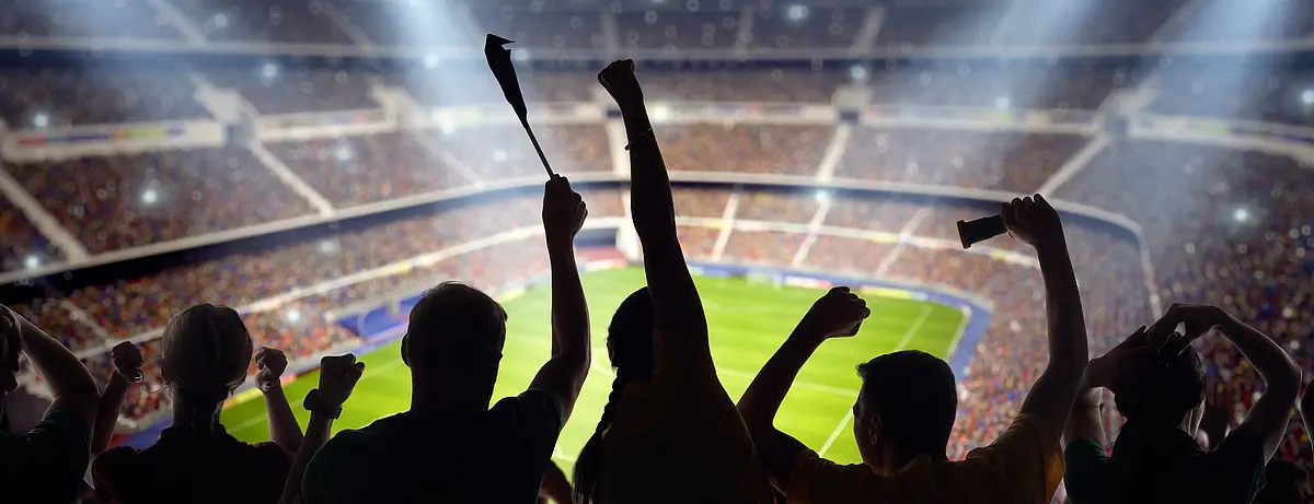 Zuschauer in einem Fußballstadion