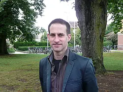 Gabriel Trop ist zu Gast mit dem Teach@Tübingen-Programm. Foto: Amanda Crain