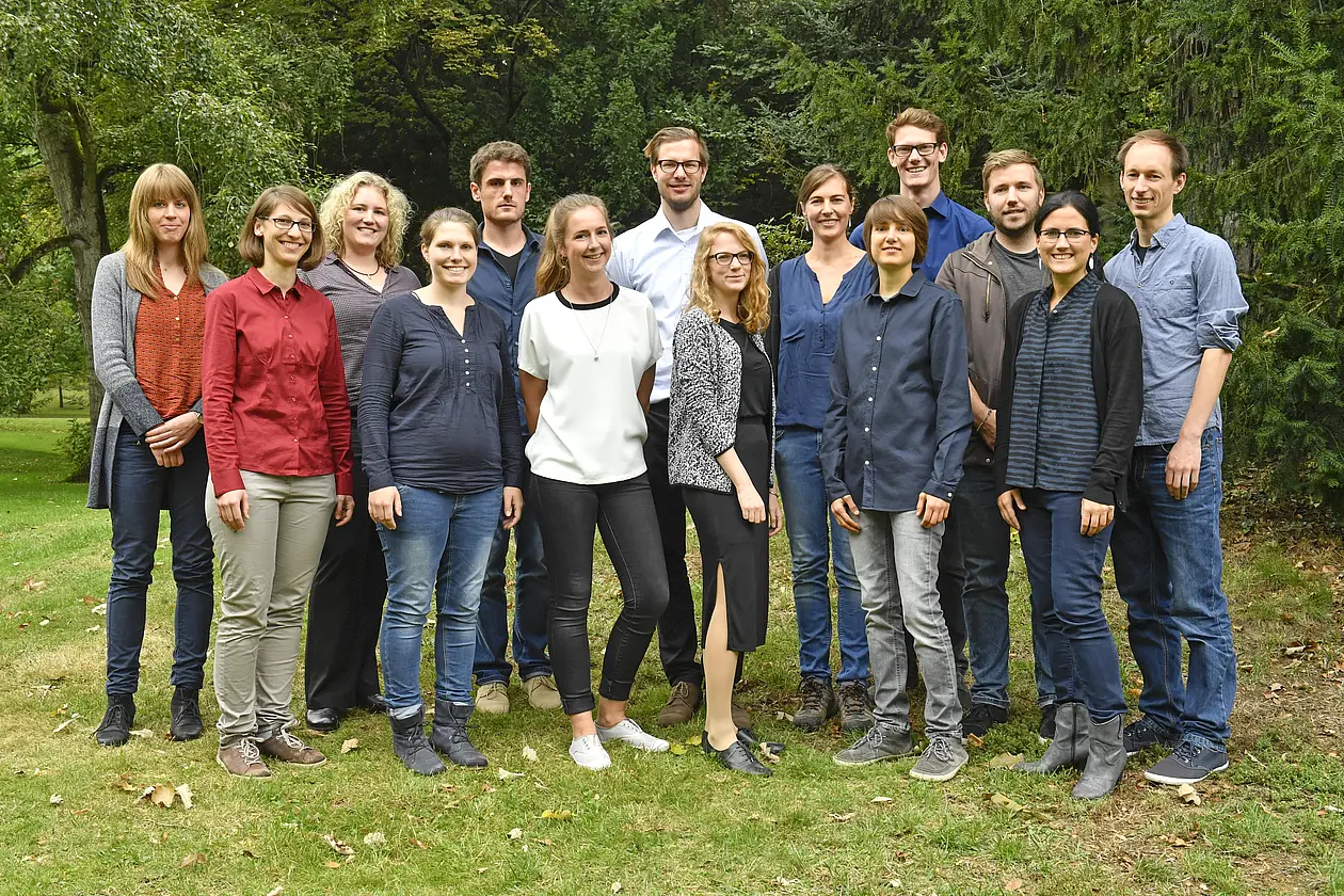 [Translate to Englisch:] Gruppenbild der Doktoranden am Hector-Institut