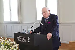 Professor e.h. Adolf Theis. Fotos: Friedhelm Albrecht, Universität Tübingen