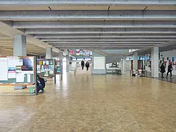 Das Foyer im Erdgeschoss.