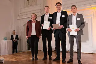 Die Tübinger Jura-Studenten Clemens Kaltenmark, Fabian Alexander Heide und Joel Straub vom gemeinnützigen Verein Law&Legal – Studentische Rechtsberatung e.V.  Foto: MWK/Rainer Möller