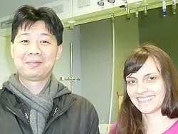 Shih-Yuan Liu mit Doktorandin Klara Edel. Foto: Amanda Crain