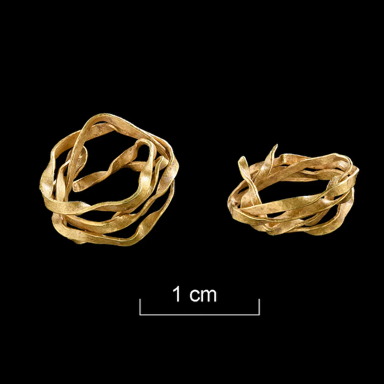 Spiralröllchen aus Golddraht