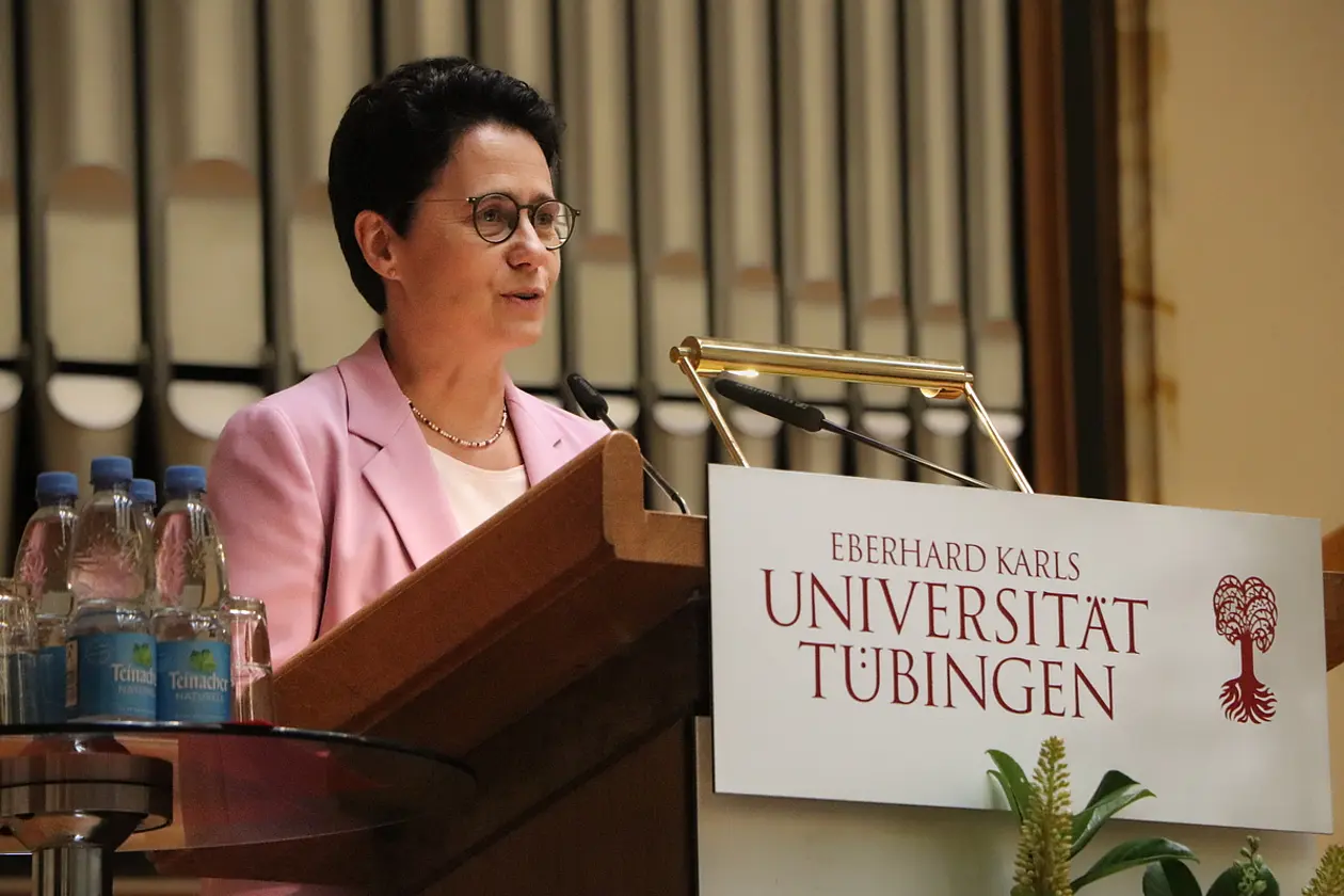 Die baden-württembergische Justizministerin Marion Gentges gratulierte den Tübinger Absolventen und Absolventinnen persönlich.