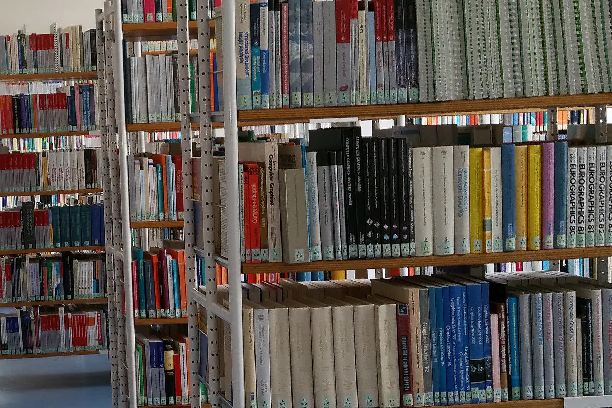 Bücher in der Fachbibliothek Informatik