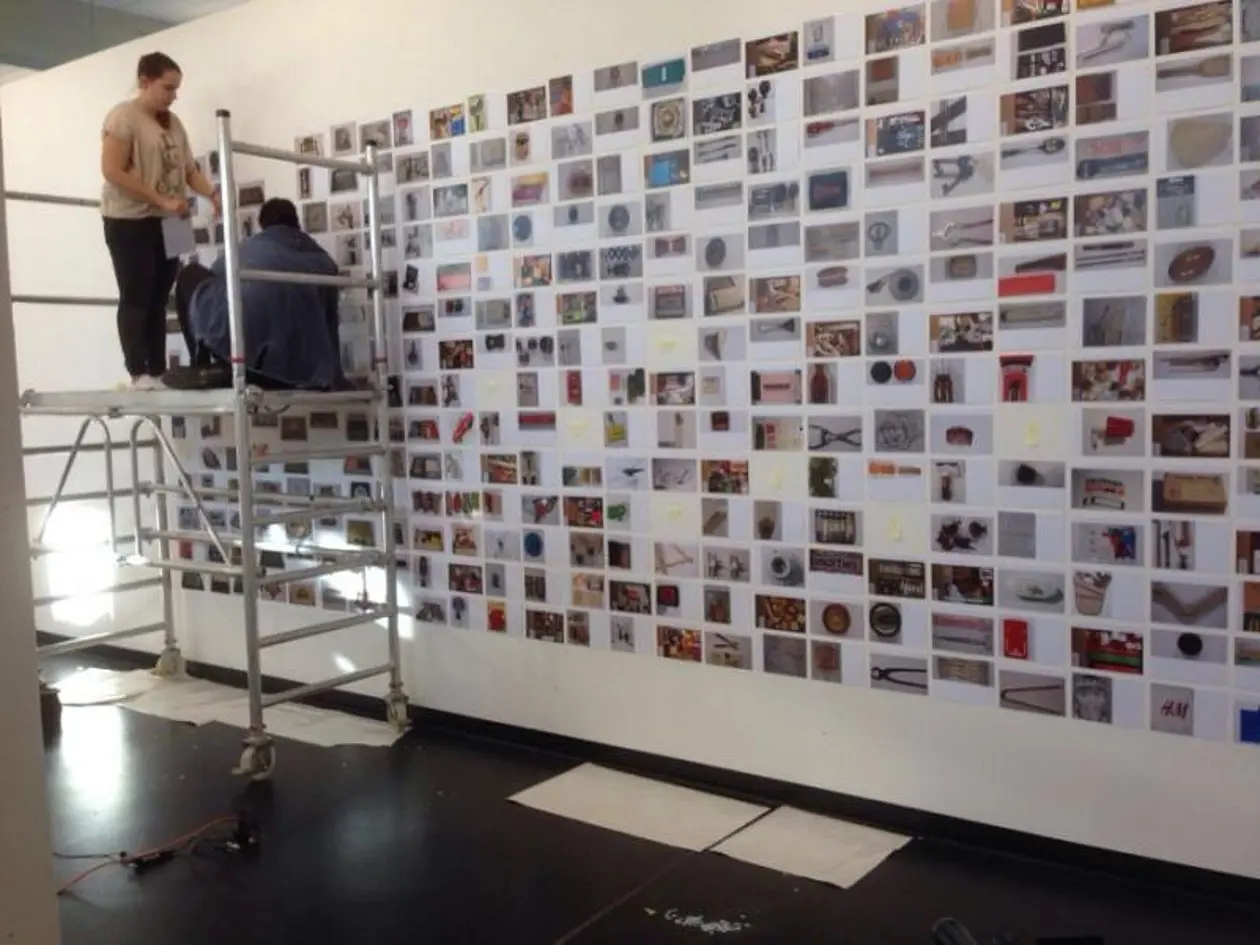 Aufbau im Ausstellungsraum. Foto: Frieder Findeisen