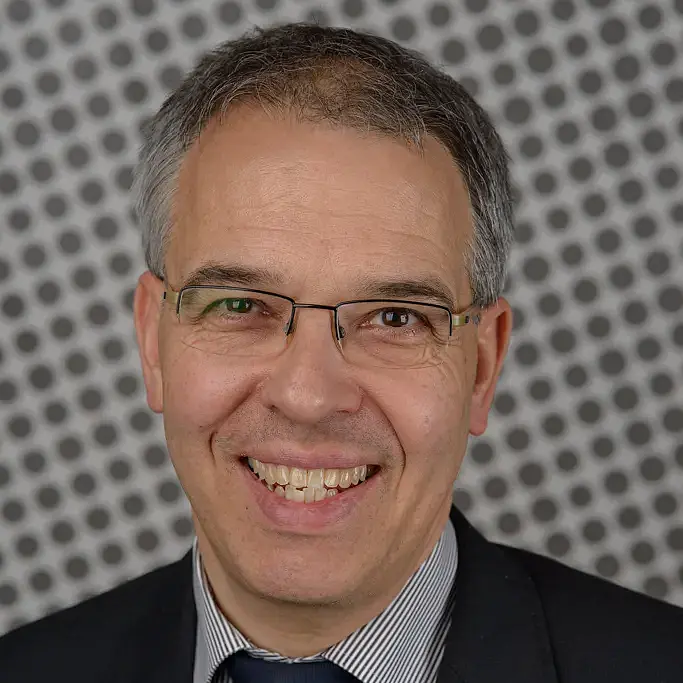 Ulrich Schiefer