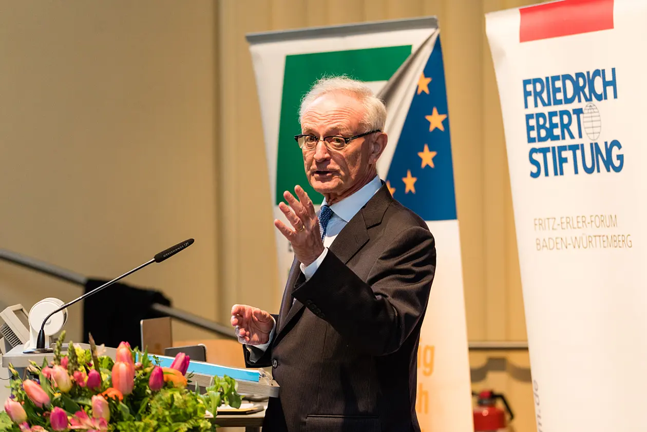 Foto von Vortrag von Klaus Hänsch, ehemaliger Präsident des Europäischen Parlaments.