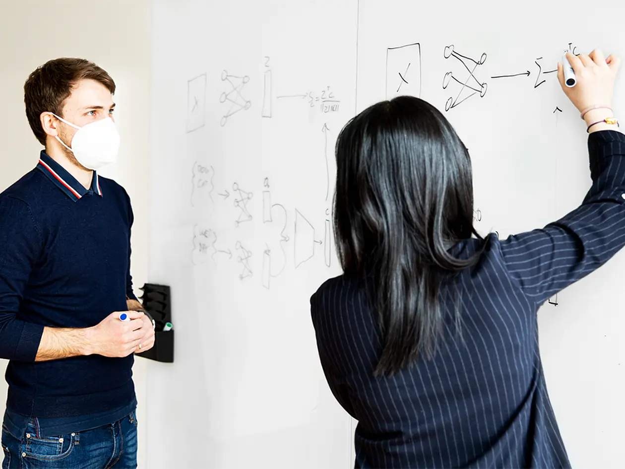 Massimiliano Mancini und Yanbei Chen, Postdocs in der Gruppe „Erklärbares maschinelles Lernen“ von Zeynep Akata, im Gespräch über ihre Arbeit