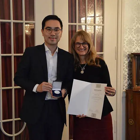 Professor Yi Jiang and Professor Monique Scheer. 