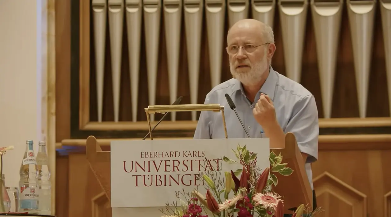 Harald Lesch am Rednerpult 