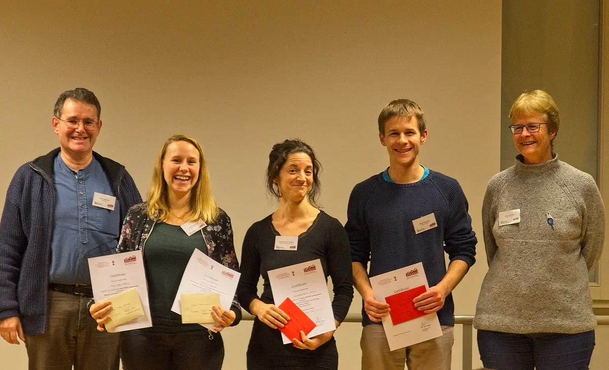 From left to right: Prof. Hervé Bocherens (Biogeology), Anna Kirschbaum with her prize for the best oral presentation, Franziska Willems and Heiko Hinneberg with their prizes for the best poster presentations and Prof. Dr. Katja Tielbörger (Plant Ecology)