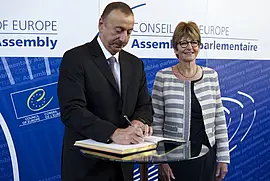 Anne Brasseur empfängt den  aserbaidschanischen Präsidenten Ilham Aliyev. Foto: Sandro Weltin. Copyright : © Council of Europe