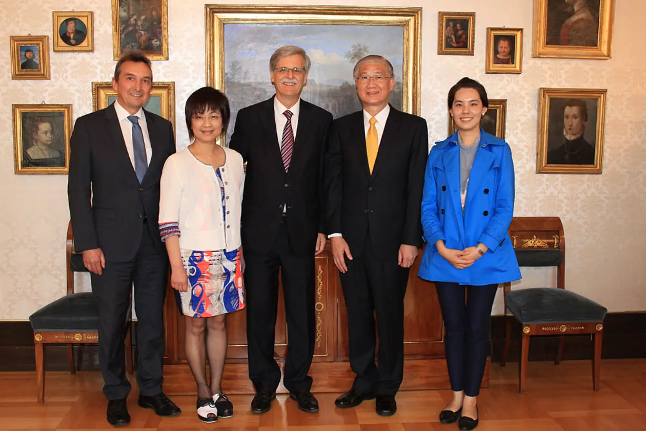 From the left: Vice-President Prof. Dr. Peter Grathwohl, Vice-President Prof. Dr. Luisa Shu-Ying Chang (NTU), President Prof. Dr. Bernd Engler, President Prof. Dr. Pan-Chyr Yang (NTU) and Linda Chang (NTU). Fotos: University of Tübingen/Simona Steeger