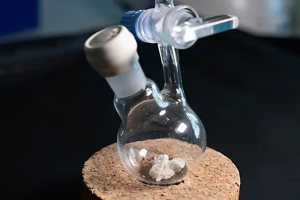 The active substance epifadin in its isolated pure form. The unstable active substance has to be stored under shielding gas. 