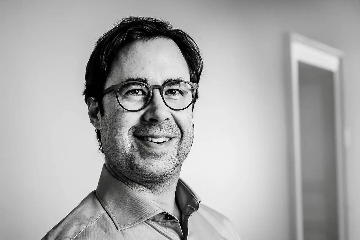 Portrait Dr. Aaron Looney