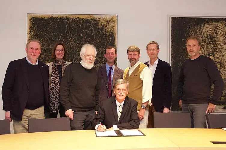 v.r.n.l.: Prof.Dr. Stefan Schaal, Prof.Dr. Thomas Gasser, Prof.Dr. Andrei Lupas, Prof.Dr. Bernd Engler, Prof.Dr. Ingo B. Autenrieth, Prof.Dr. Gerd Jürgens, Prof.Dr. Ulrike Cress, Prof.Dr. Hugo Hämmerle. Bild: Friedhelm Albrecht/Universität Tüb.