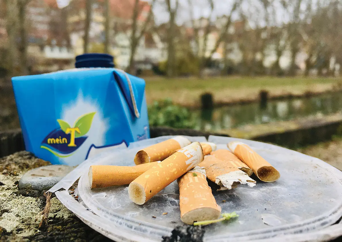 Zigarettenstummel in der Natur