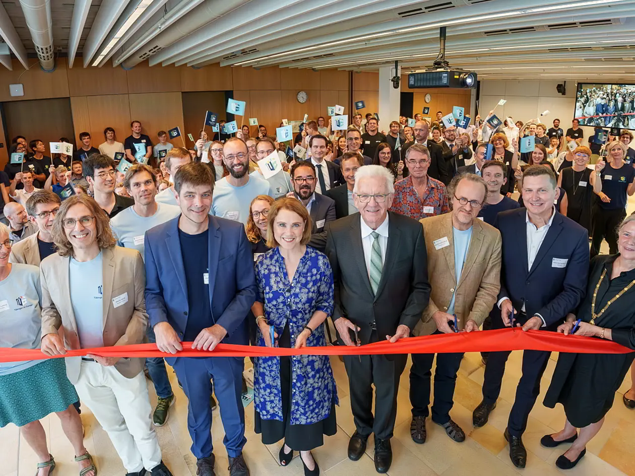 Kick-Off des Tübingen AI Centers am 18.Juli 2023 in Tübingen mit Ministerpräsident Winfried Kretschmann, Ministerin für Hochschulen, Forschungs- und Kunsteinrichtungen Petra Olschowski, Parlamentarischer Staatssekretär des BMBF, Mario Brandenburg. 