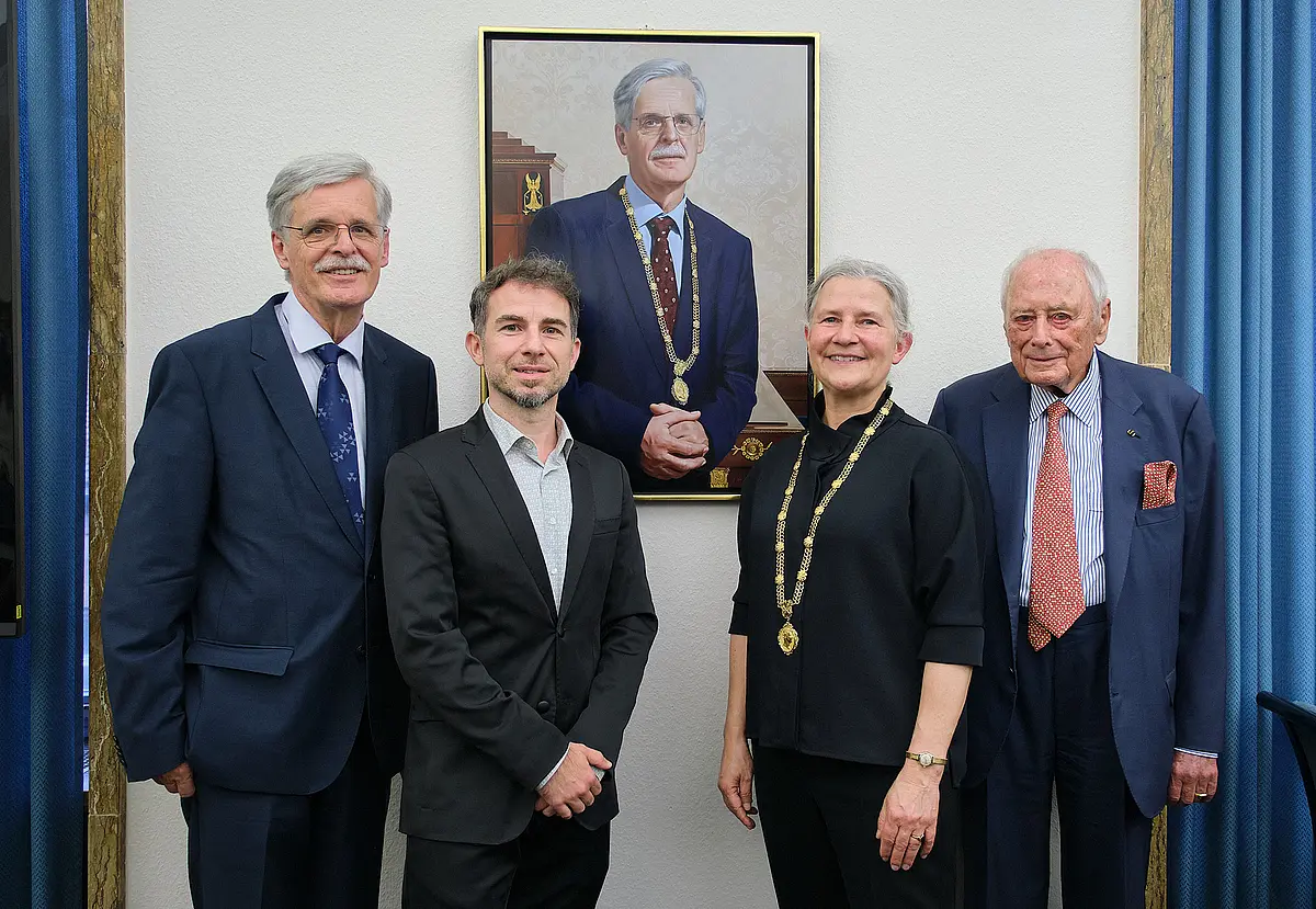 Von links: Altrektor Professor Dr. Bernd Engler, Massimiliano Pironti, Rektorin Professorin Dr. Dr. h.c. (Dōshisha) Karla Pollmann und Professor Dr. h.c. mult. Reinhold Würth.