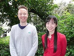 Zu Gast: Stuart Kime (links) und Dr. Tzu-Ling Hua von der Universität Durham. Foto: Amanda Crain