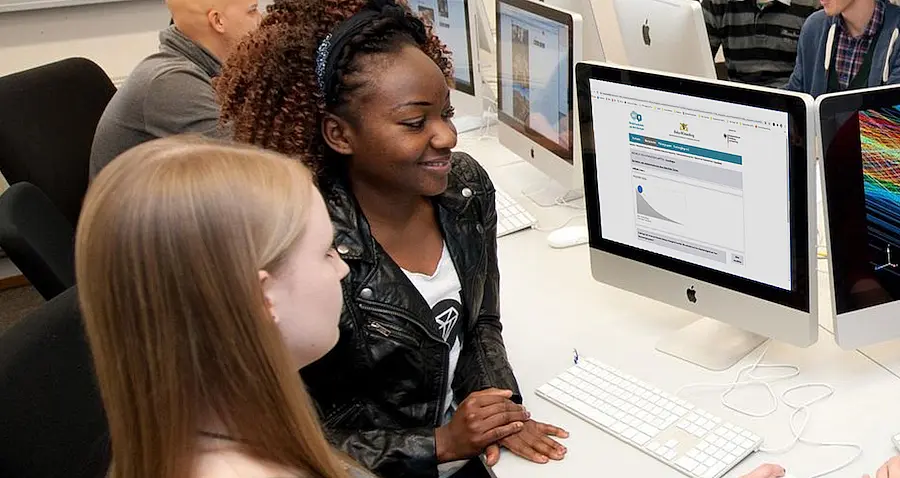 Für Studieninteressierte bietet die Studienorientierungsplattform bwquadrat.de einen einfachen Weg, Beispielaufgaben aus verschiedenen Studiengängen auszuprobieren. 