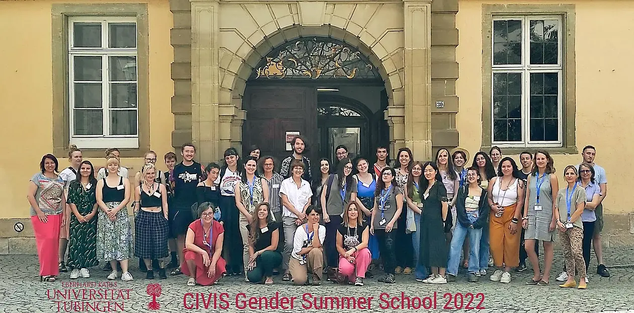 Students and instructors pose for a group photo