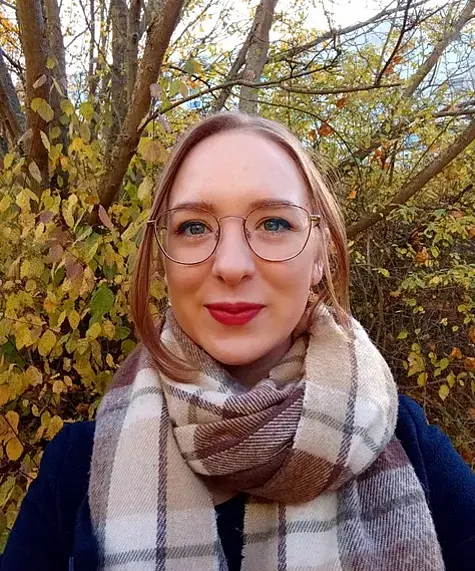 Julia Dolkovski Portrait photo