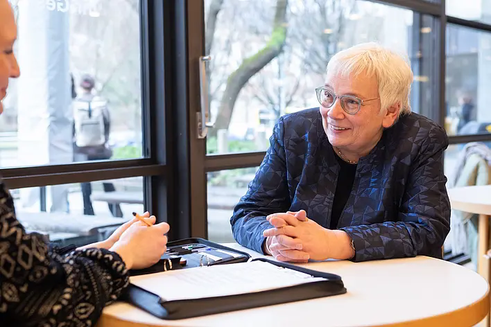Ingrid Hotz-Davies im Interview mit Rebecca Hahn