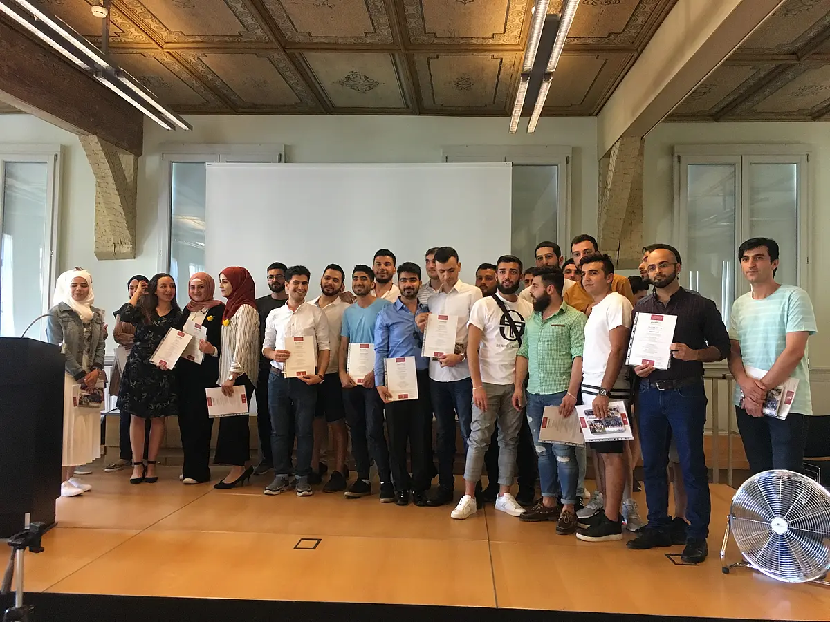 Absolventinnen und Absolventen des Refugee Programms 18/19