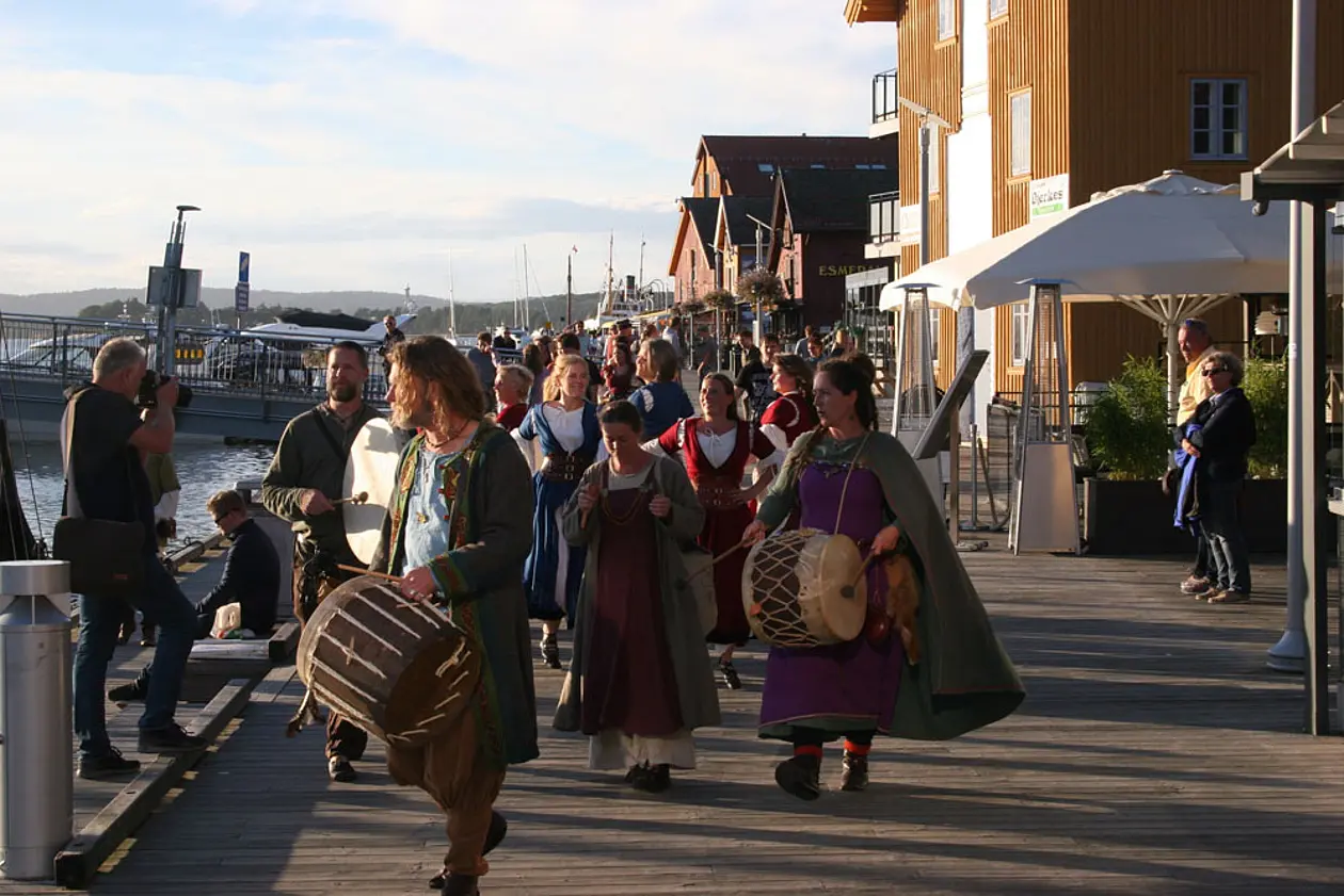 In Tønsberg, Norwegens ältester Stadt werden die berühmten Wikingerschiffe neu hergestellt ‒ hier findet auch das jährliche Wikinger-Festival statt. Foto: Nina Nordström