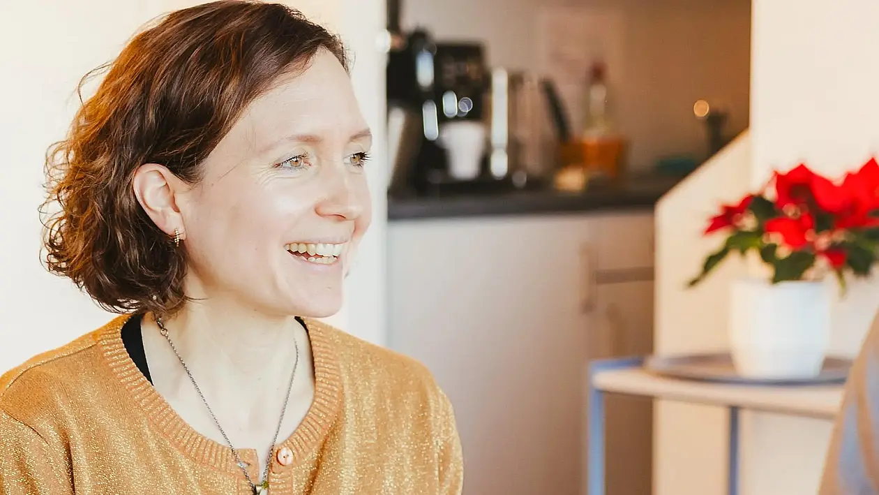 Portraitfoto von Dr. Rebecca Hahn