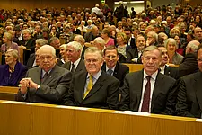 Seine Königliche Hoheit Carl Herzog von Württemberg, Ehrensenator der Universität Tübingen, Ministerpräsident a. D. Erwin Teufel und Bundespräsident a. D. Prof. Dr. Horst Köhler, ebenfalls Ehrensenator der Universität Tübingen (von links nach rec
