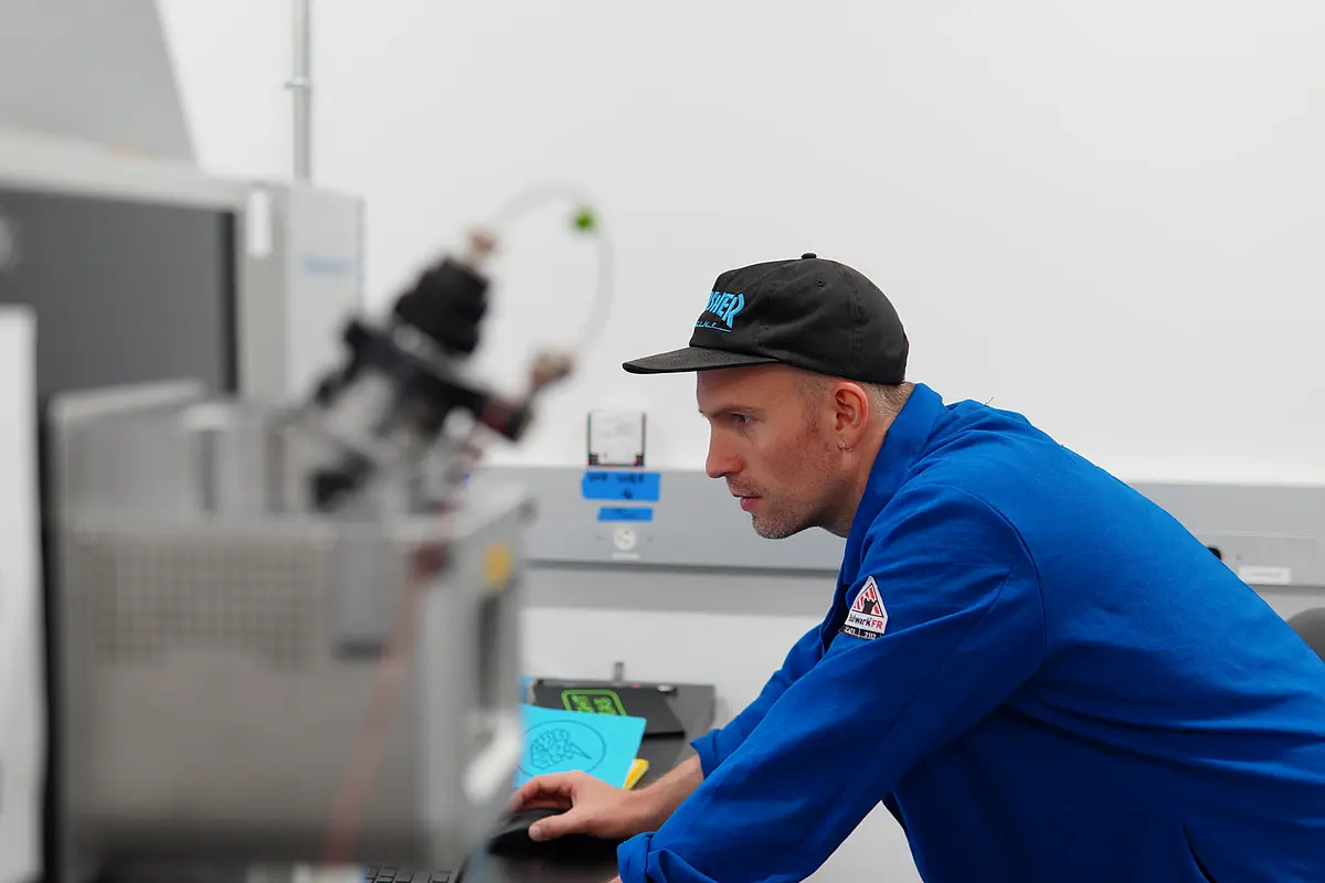  Daniel Petras setting up a mass spectrometry experiment.