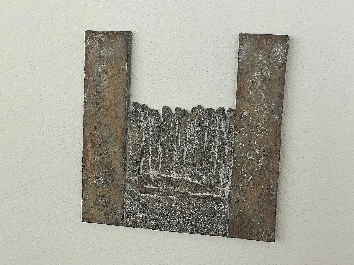 Kreuzwegstation "Jesus wird ins Grab gelegt" von Michaela M. Fischer